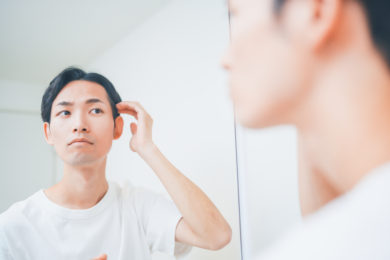 【薄い髪の毛を治すには？】薄毛の原因と対策、効果的な治療法をわかりやすく解説